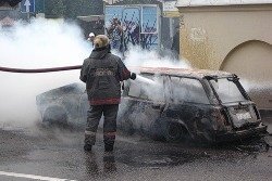 Спасатели МЧС России ликвидировали пожар в легковом автомобиле в Тайгинском ГО