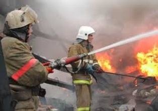 Спасатели МЧС России ликвидировали пожар в частной хозяйственной постройке в Тайгинском ГО