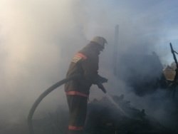 Спасатели МЧС России ликвидировали пожар в частном жилом доме в Тайгинском ГО