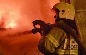Спасатели МЧС России ликвидировали пожар в частной хозяйственной постройке в Тайгинском ГО