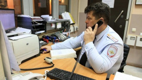 В Тайге сотрудники полиции вернули горожанину похищенный телефон